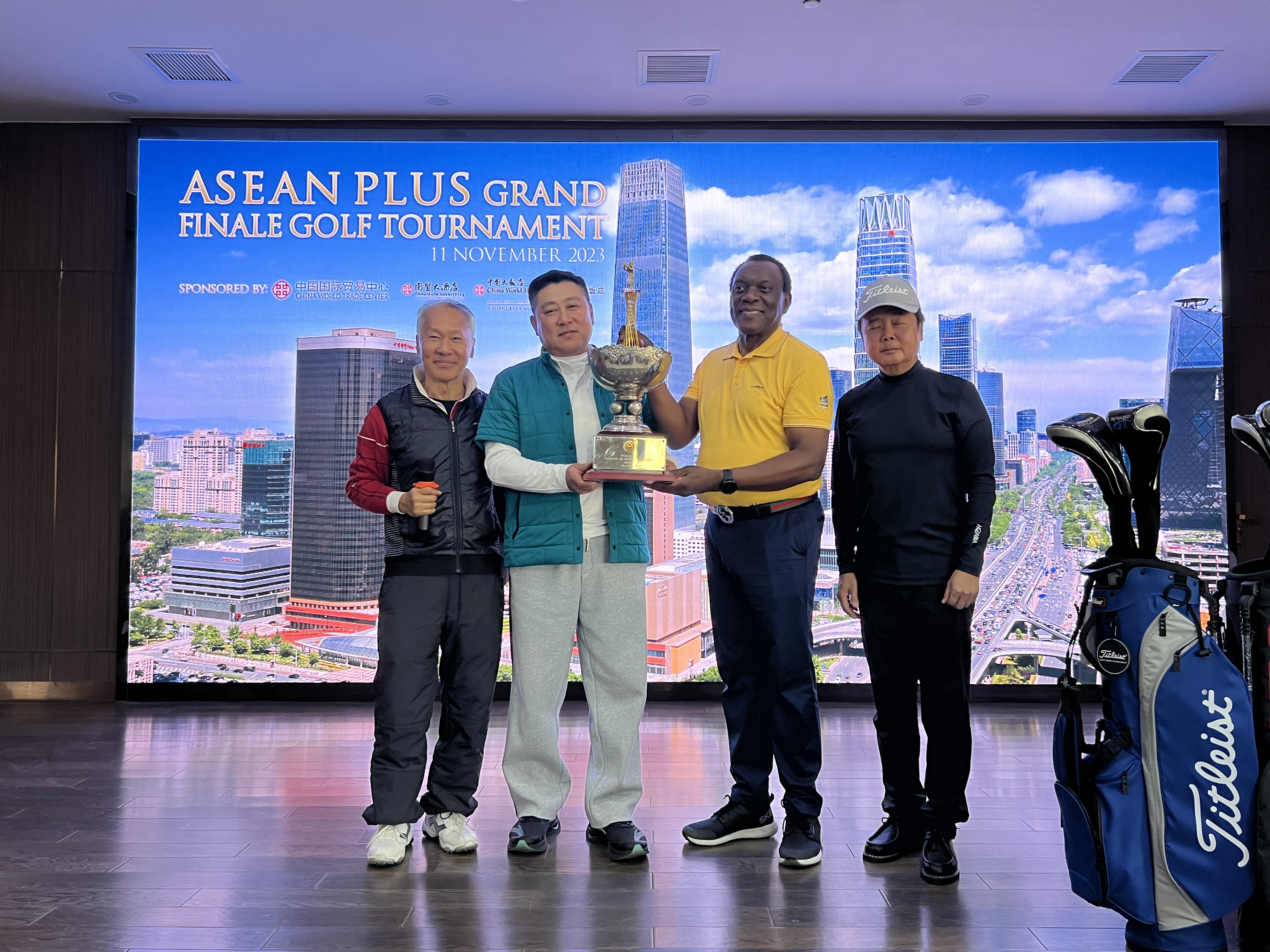 pro champion yuan lei.JPG